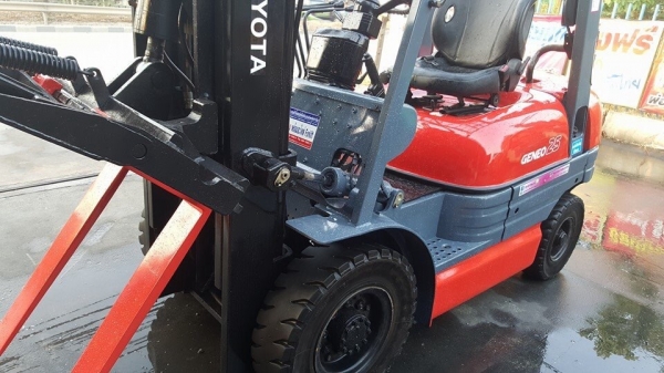 แหล่งรวมรถโฟลค์ลิฟท์งาเทฮิ้งค์ฟอร์คงากระดกเทได้งาเทงาคว่ำหงายได้สำหรับตักก้อนยางพาราขี้ยางยางถ้วยภาคตะวันออก