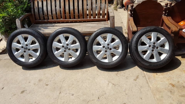 ขายล้อแม็กNissan March ขอบ15 4ล้อ ราคา 3,800 บาท ขายล้อแม็กNissan March ขอบ15 4ล้อ ราคา 3,800 บาท