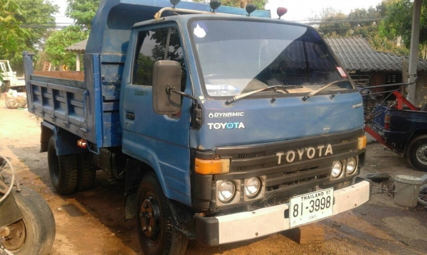 ขาย TOYOTA 6ล้อดั๊มพ์ 3คิว เครื่อง 13B 100แรง