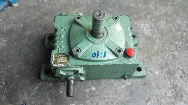 เกียร์ทดเพลาหงาย Bellpony Made in JAPAN เบอร์ 70 ทด 1:10 สภาพใหม่กริ้บๆเดิมๆหมุนนิ่มมาเทสได้ครับ!!