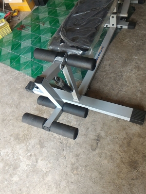 ชุดเครื่องออกกำลังกาย 4 สถานี มี ซิทอัพ, เดินปรับแรงต้านได้ , นอนดึงขา , และยกต้านแรงแขนเหมือนยกน้ำหนัก