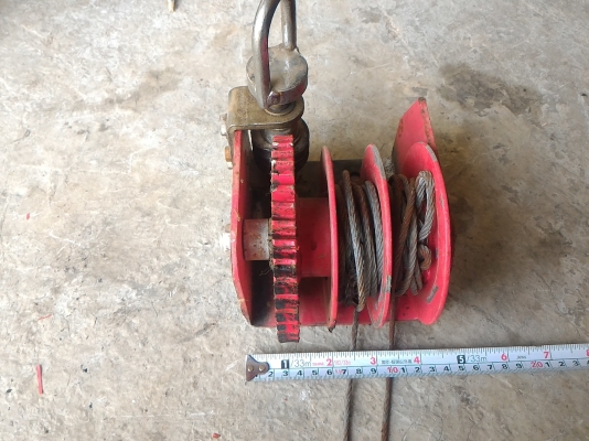 ชุดเพื่องทดแบบตัวหนอนหมุนด้วยมืออัตราทด 1 : 40 หมุนดึงสายสลิงเพื่อยกของ (มีแค่ 20 ตัว )