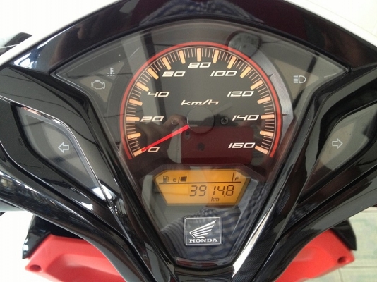 Click125i รุ่นRacing ลายใหม่ วิ่ง3000 ปี58 (ของแถม 4 รายการ)