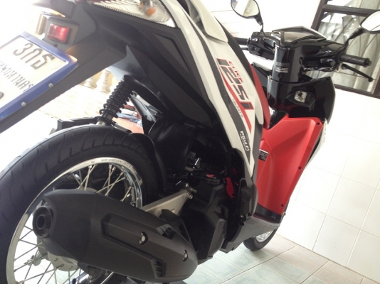 Click125i รุ่นRacing ลายใหม่ วิ่ง3000 ปี58 (ของแถม 4 รายการ)