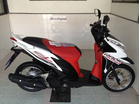 Click125i รุ่นRacing ลายใหม่ วิ่ง3000 ปี58 (ของแถม 4 รายการ)