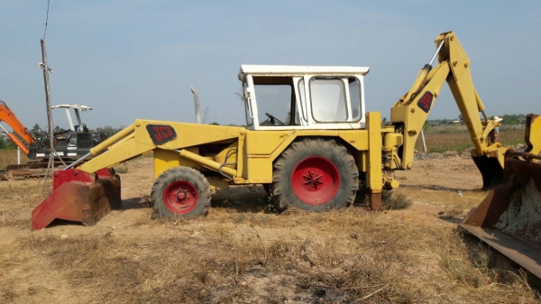 tractor-backhoe จัดโปรโมชั่นดีๆ ต้อนรับสงกรานต์กับ ราคา sale  รถหน้าตักหลังขุด เก่าญี่ปุ่น พร้อมใช้งาน