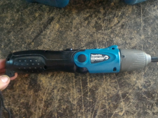 ชุดไขควงไร้สาย Makita ของแท้ ขนาด 4.8 V.   มีดอกเครื่องมือต่างๆให้ครบชุด ชาร์ทและตัวไขควง