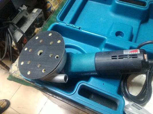 เครื่องขัดกระดาษทรายของใหม่ ยี่ห้อ  Makita แท้ตัวขนาดใหญ่กำลัง 750 W. ใช้แผ่นกระดาษทรายขนาด 6 นิ้ว