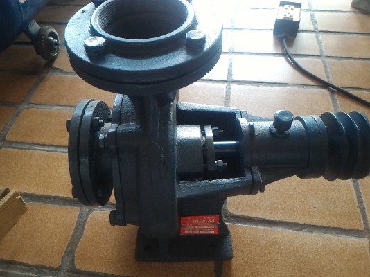 ปั็มน้ำแรงดันของใหม่มีตัวเดียว ยี่ห้อ HIER ท่อน้ำเข้า - ออก ขนาด 3 นิ้ว  มีพลูเลย์ขับปั๋มขนาด  3.5 นิ้ว