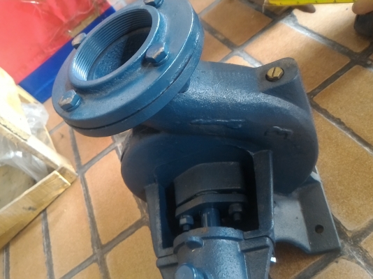 ปั็มน้ำแรงดันของใหม่มีตัวเดียว ยี่ห้อ HIER ท่อน้ำเข้า - ออก ขนาด 3 นิ้ว  มีพลูเลย์ขับปั๋มขนาด  3.5 นิ้ว