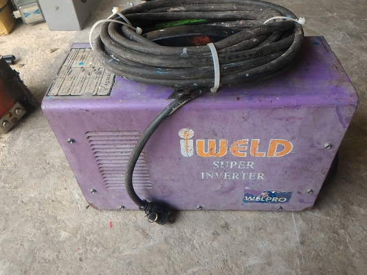 เครื่องเชื่อมไฟฟ้า  DC อินเวอร์ขนาดพกพา ยี่ห้อ IWELD  ปรับกรแสได้ 160 A.  จ่ายไฟฟ้าเชื่อมเป็นแบบ DC เชื่อมง่าย