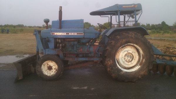 ขายรถไถFORD รุ่น5000  77  กรองเล็ก   มีใบอินวอยพร้อม