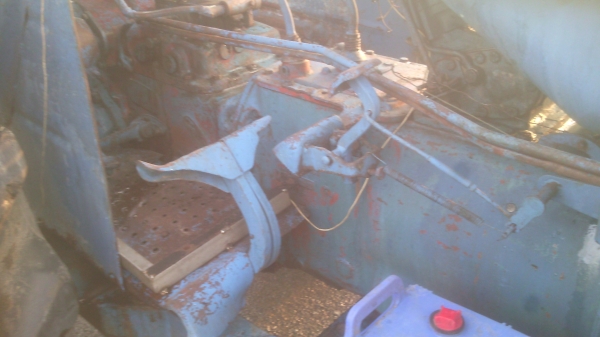 ขายรถไถFORD รุ่น5000  77  กรองเล็ก   มีใบอินวอยพร้อม