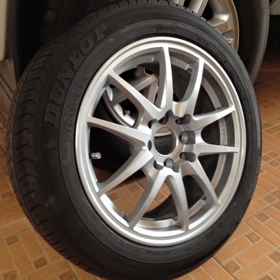 ล้อ15 นิ้ว 1วง สีเทา Ninja 4รู100และ114 กว้าง 6.5 ยางDunlop175 60 15 ปี 12 ตจวส่งได้ครับ