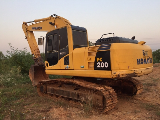 ขายด่วน!! Komatsu PC200-8 9,000 ชม.สภาพสวยๆค่ะ