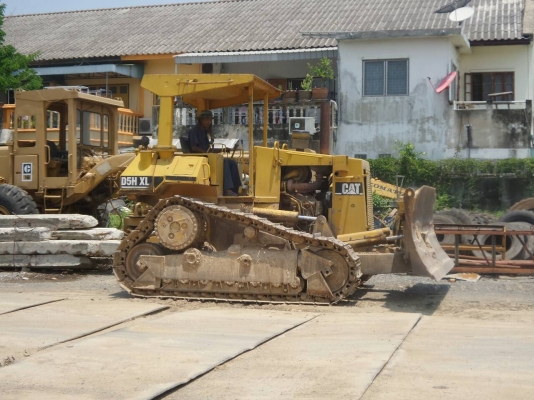 ขายรถแทรคเตอร์ CAT D5H ตีนตะขาบ ซีรีย์ 2 รุ่นใหม่ล่าสุด เอกสารใบแจ้งจำหหน่าย ราคา 850000 ขายรถแทรคเตอร์ CAT D5H ตีนตะขาบ ซีรีย์ 2 รุ่นใหม่ล่าสุด เอกสารใบแจ้งจำหหน่าย ราคา 850000