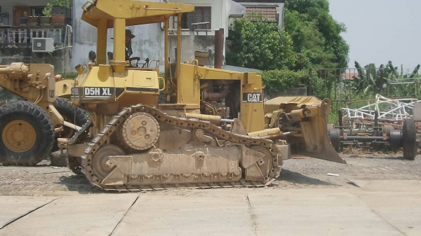 ขายรถแทรคเตอร์ CAT D5H ตีนตะขาบ ซีรีย์ 2 รุ่นใหม่ล่าสุด เอกสารใบแจ้งจำหหน่าย ราคา 850000 ขายรถแทรคเตอร์ CAT D5H ตีนตะขาบ ซีรีย์ 2 รุ่นใหม่ล่าสุด เอกสารใบแจ้งจำหหน่าย ราคา 850000