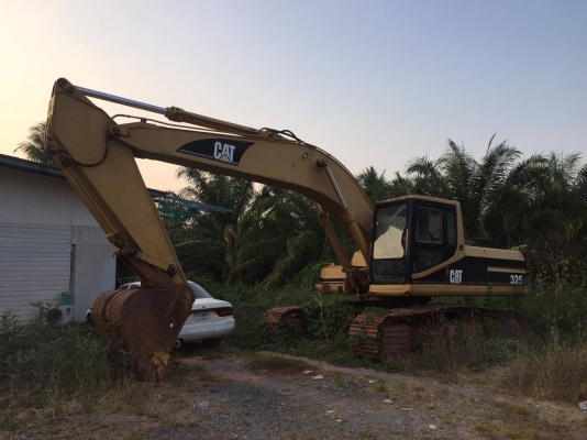 ขายCAT325  รถสวย พร้อมใช้งาน 800000บาทราคาต่อรองใด้
