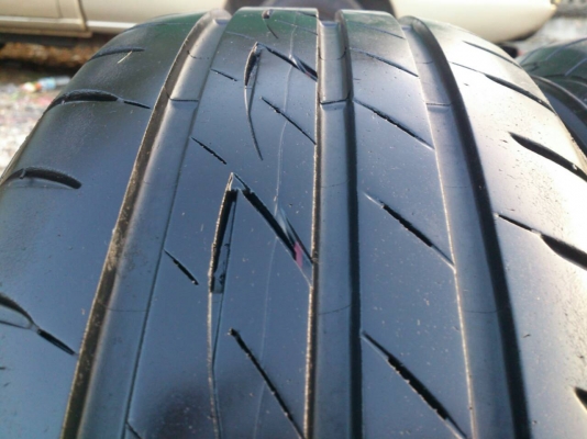 ขายยาง 215/60R16 Bridgestone Ecopia EP200 ยางสัปดาห์ที่21ปี14 ดอกยางเต็มนิ่มลึกสดเท่ากันไม่แตกลายไม่ร้าวไม่กินข้างไม่มีปะ สวยๆ จำนวน 1 ชุด