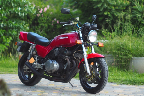 Honda CB750F2c Integra