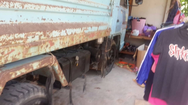 รถอีซูซู 6 ล้อดั้ม NKR เปลื่ยนเครื่อง 110 แรงม้า. ปี 36.    สนใจติดต่อ  081 - 6079515