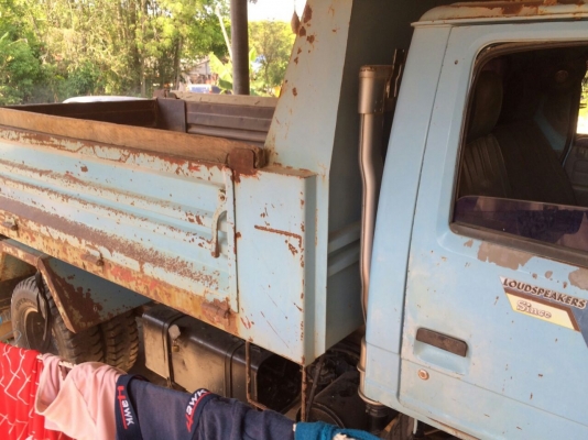 รถอีซูซู 6 ล้อดั้ม NKR เปลื่ยนเครื่อง 110 แรงม้า. ปี 36.    สนใจติดต่อ  081 - 6079515