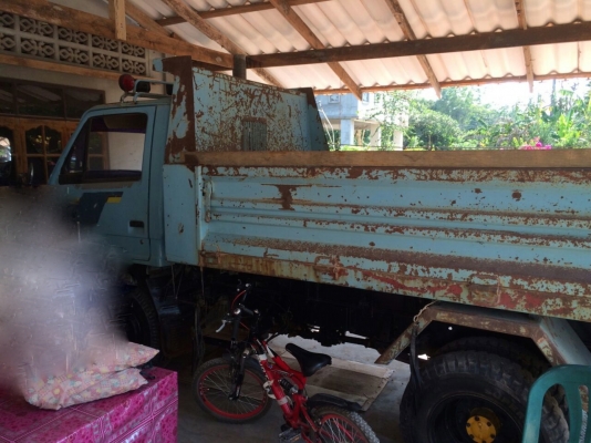 รถอีซูซู 6 ล้อดั้ม NKR เปลื่ยนเครื่อง 110 แรงม้า. ปี 36.    สนใจติดต่อ  081 - 6079515