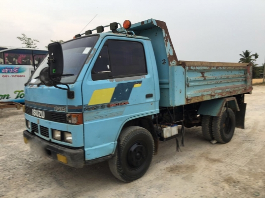 รถอีซูซู 6 ล้อดั้ม NKR เปลื่ยนเครื่อง 110 แรงม้า. ปี 36.    สนใจติดต่อ  081 - 6079515