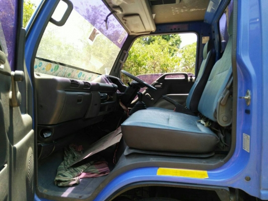 รถอีซูซุ 4 ล้อ NKR 88 แรงม้า. ปี 47.    สนใจติดต่อ  081 - 6079515