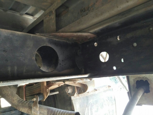 รถอีซูซุ 4 ล้อ NKR 88 แรงม้า. ปี 47.    สนใจติดต่อ  081 - 6079515