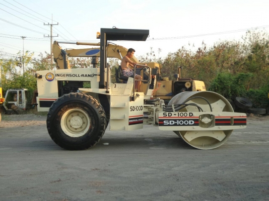 ขายรถบด INGERSOLLRAND SD-100D เอกสารเล่มทะเบียน ราคา 1100000 ขายรถบด INGERSOLLRAND SD-100D เอกสารเล่มทะเบียน ราคา 1100000