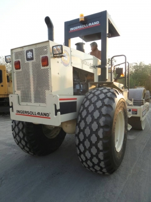 ขายรถบด INGERSOLLRAND SD-100D เอกสารเล่มทะเบียน ราคา 1100000 ขายรถบด INGERSOLLRAND SD-100D เอกสารเล่มทะเบียน ราคา 1100000
