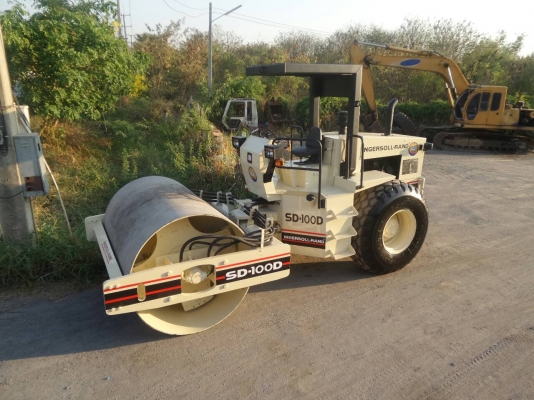 ขายรถบด INGERSOLLRAND SD-100D เอกสารเล่มทะเบียน ราคา 1100000 ขายรถบด INGERSOLLRAND SD-100D เอกสารเล่มทะเบียน ราคา 1100000