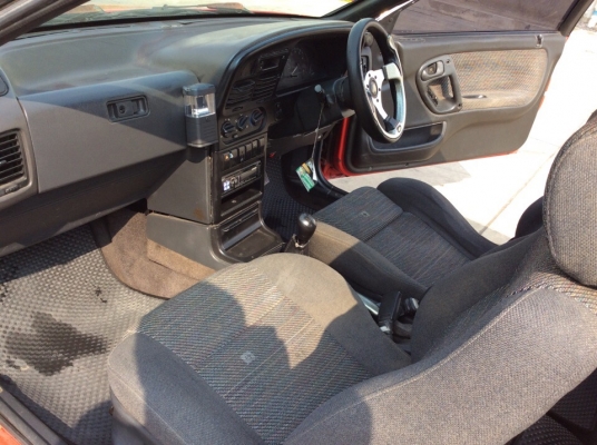 ขายรถ ฮุนได สคูป สปอร์ต 2ประตู ปี93 เครื่องหัวฉีด 1.5 เกียร์ธรรมดา ติดแก๊สLPG เพาเวอร์ กระจกไฟฟ้า ภายในสวยๆเดิมๆเบาะสวยไม่มีขาด แอร์เย็น วิทยุCD ตัวถังเดิมๆสีสด ชุดแต่งรอบคัน แม็ก15" ตัวนี้หายาก รถพร้อมใช้ครับ ภาษีไม่ขาด ขับกลับได้เลยครับ