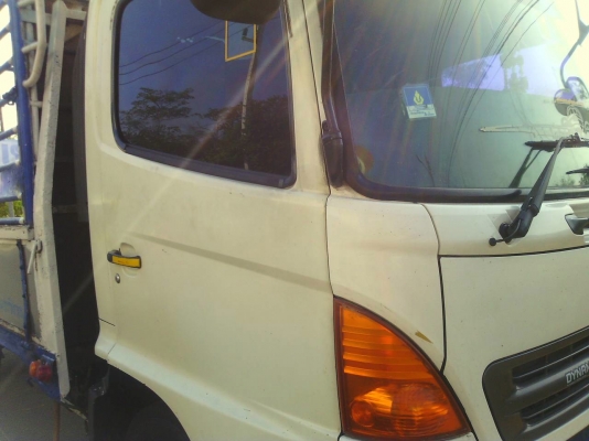 รถฮีโน่ 6 ล้อรั้ว ( ไม่ดั้ม ) FC4J  150 แรงม้า ปี 47.    สนใจติดต่อ  081 - 6079515