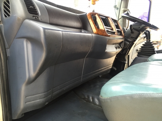 รถฮีโน่ 6 ล้อรั้ว ( ไม่ดั้ม ) FC4J  150 แรงม้า ปี 47.    สนใจติดต่อ  081 - 6079515