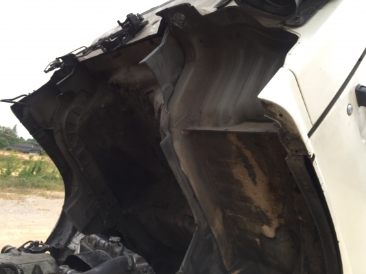 รถฮีโน่ 6 ล้อรั้ว ( ไม่ดั้ม ) FC4J  150 แรงม้า ปี 47.    สนใจติดต่อ  081 - 6079515