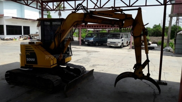 รถแบคโฮ KOMATSU PC 50UU มีหัวคลีบไม้และอ๋อยและบุ๋นกี๋แถมให้ พร้อมอะหลั่ย