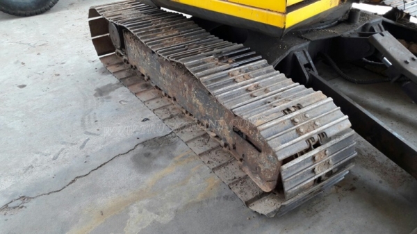 รถแบคโฮ KOMATSU PC 50UU มีหัวคลีบไม้และอ๋อยและบุ๋นกี๋แถมให้ พร้อมอะหลั่ย