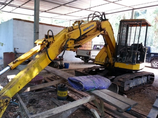 รถแบคโฮ KOMATSU PC 50UU มีหัวคลีบไม้และอ๋อยและบุ๋นกี๋แถมให้ พร้อมอะหลั่ย