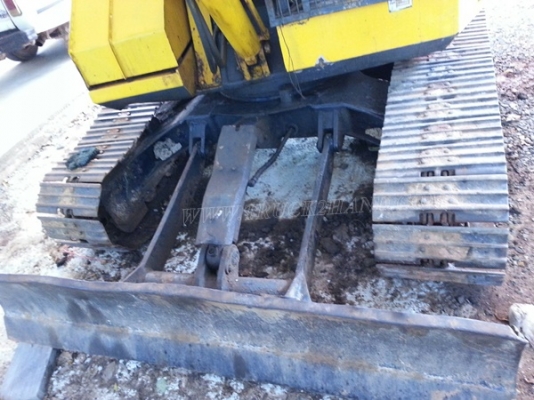 รถแบคโฮ KOMATSU PC 50UU มีหัวคลีบไม้และอ๋อยและบุ๋นกี๋แถมให้ พร้อมอะหลั่ย