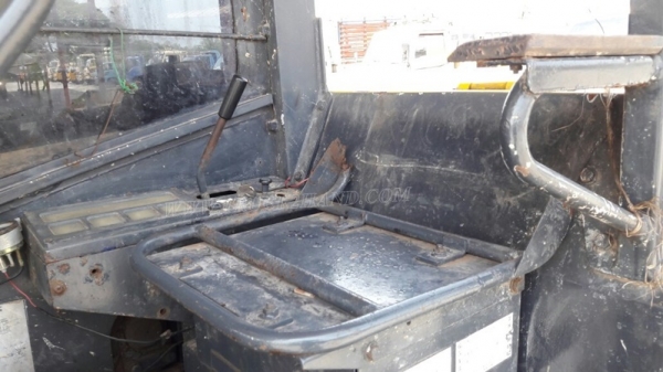 รถแบคโฮ KOMATSU PC 50UU มีหัวคลีบไม้และอ๋อยและบุ๋นกี๋แถมให้ พร้อมอะหลั่ย