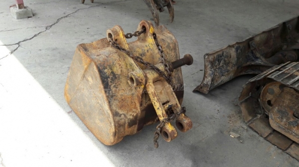 รถแบคโฮ KOMATSU PC 50UU มีหัวคลีบไม้และอ๋อยและบุ๋นกี๋แถมให้ พร้อมอะหลั่ย