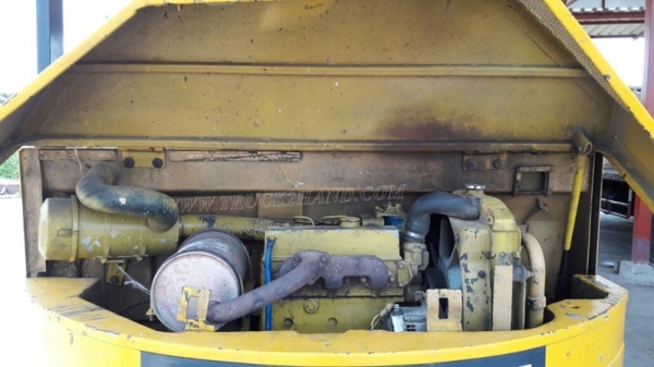 รถแบคโฮ KOMATSU PC 50UU มีหัวคลีบไม้และอ๋อยและบุ๋นกี๋แถมให้ พร้อมอะหลั่ย