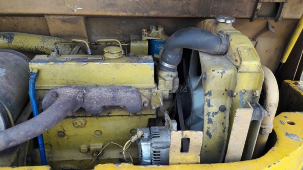 รถแบคโฮ KOMATSU PC 50UU มีหัวคลีบไม้และอ๋อยและบุ๋นกี๋แถมให้ พร้อมอะหลั่ย