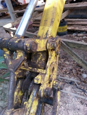 รถแบคโฮ KOMATSU PC 50UU มีหัวคลีบไม้และอ๋อยและบุ๋นกี๋แถมให้ พร้อมอะหลั่ย