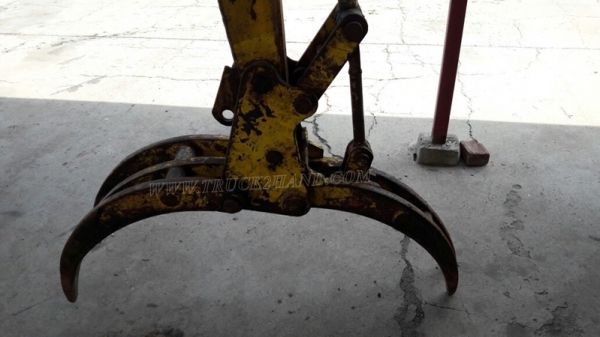 รถแบคโฮ KOMATSU PC 50UU มีหัวคลีบไม้และอ๋อยและบุ๋นกี๋แถมให้ พร้อมอะหลั่ย