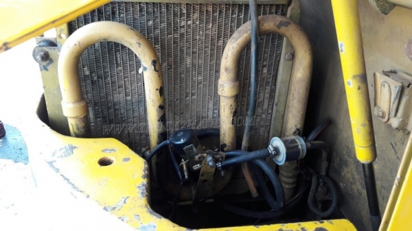 รถแบคโฮ KOMATSU PC 50UU มีหัวคลีบไม้และอ๋อยและบุ๋นกี๋แถมให้ พร้อมอะหลั่ย