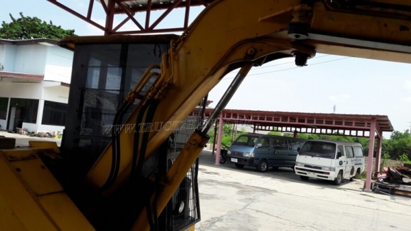 รถแบคโฮ KOMATSU PC 50UU มีหัวคลีบไม้และอ๋อยและบุ๋นกี๋แถมให้ พร้อมอะหลั่ย