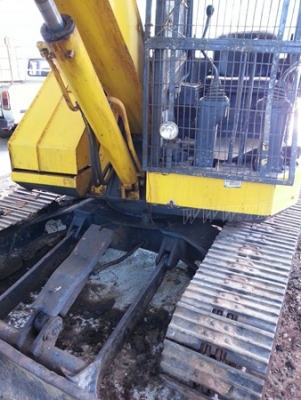 รถแบคโฮ KOMATSU PC 50UU มีหัวคลีบไม้และอ๋อยและบุ๋นกี๋แถมให้ พร้อมอะหลั่ย